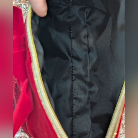 Victoria's Secret Bold Red Cosmetic Bag with Bow NWOT - Picture 4 of 5